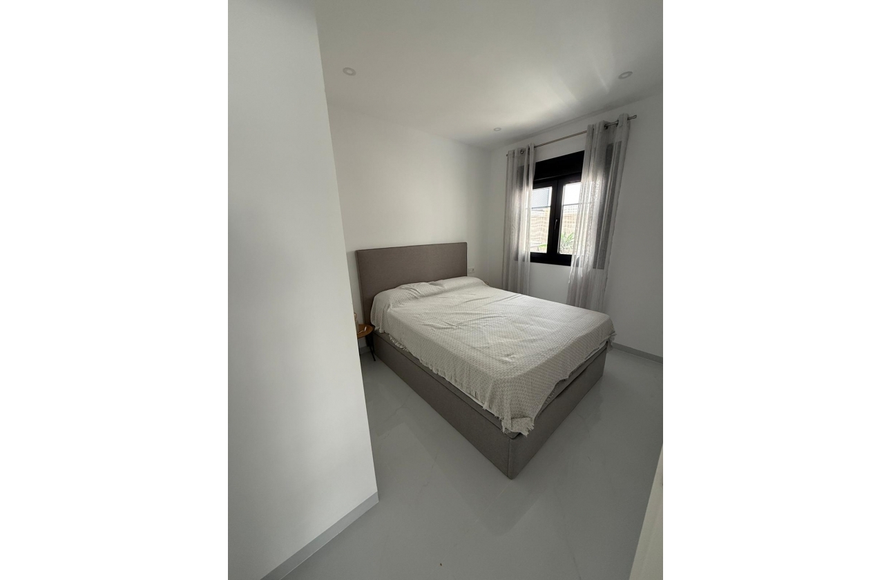 Resale - Villa - Orihuela Costa - Vistabella Golf