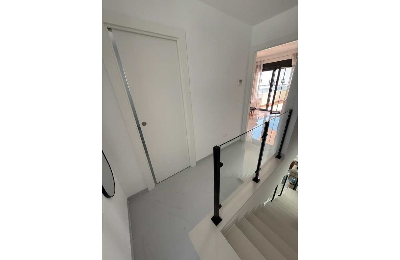 Resale - Villa - Orihuela Costa - Vistabella Golf