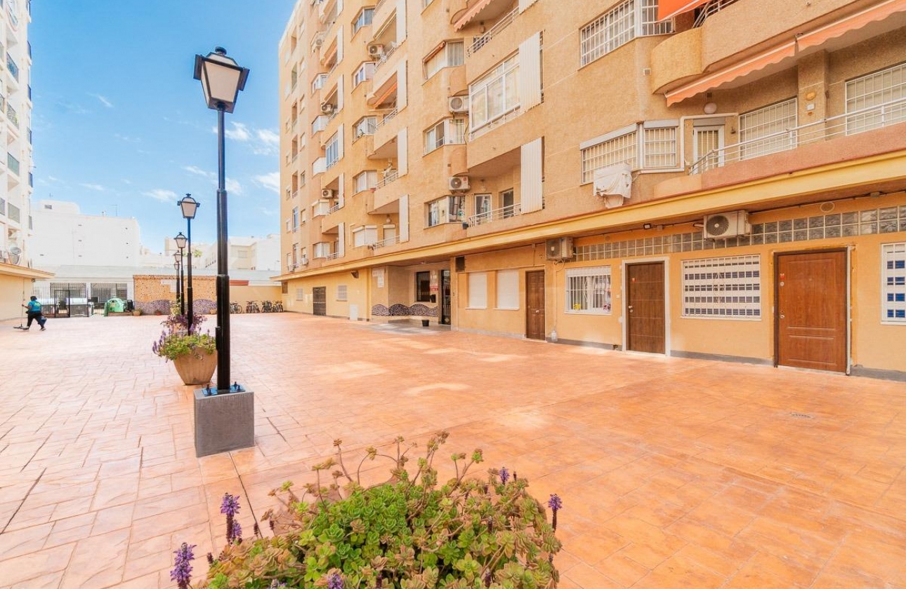 Resale - Apartment - Torrevieja - Centro