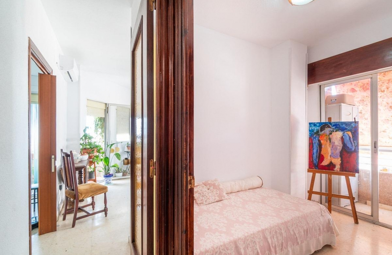 Resale - Apartment - Torrevieja - Centro