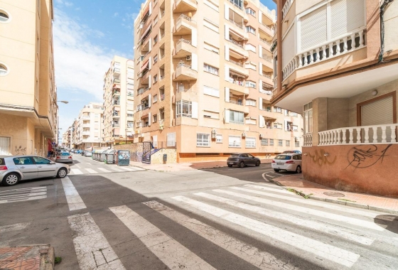 Resale - Apartment - Torrevieja - Centro