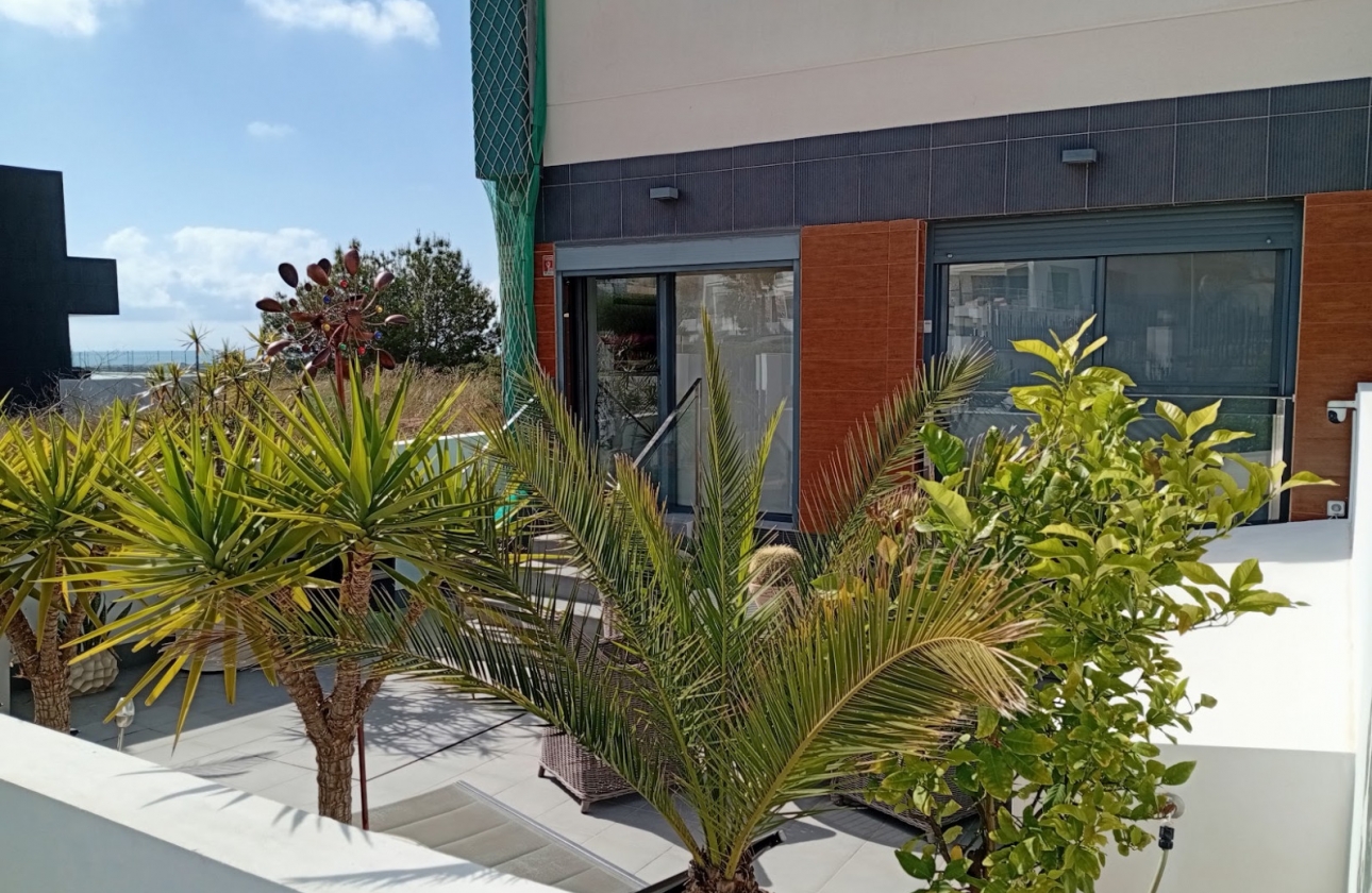 Resale - Apartment - Orihuela Costa - Villacosta