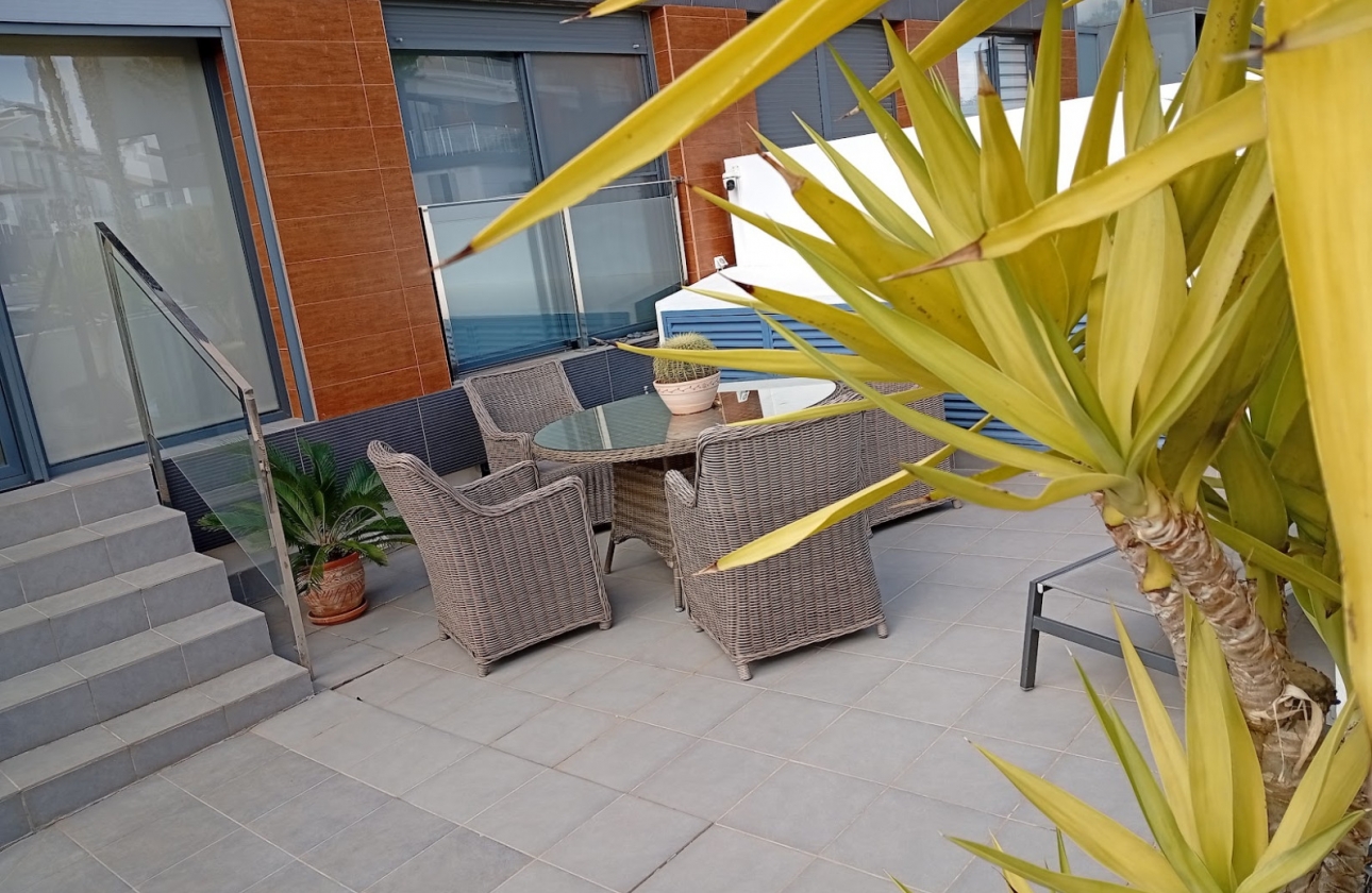 Resale - Apartment - Orihuela Costa - Villacosta