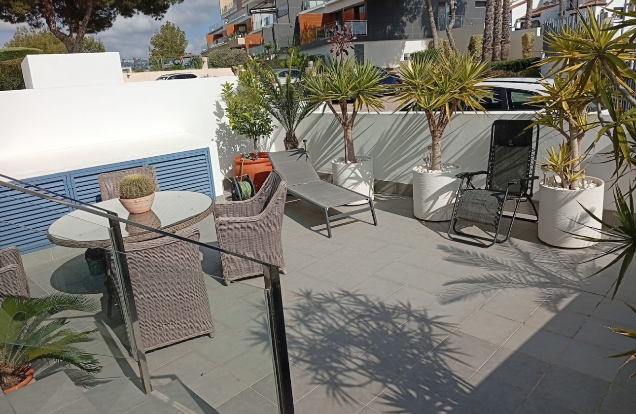 Resale - Apartment - Orihuela Costa - Villacosta