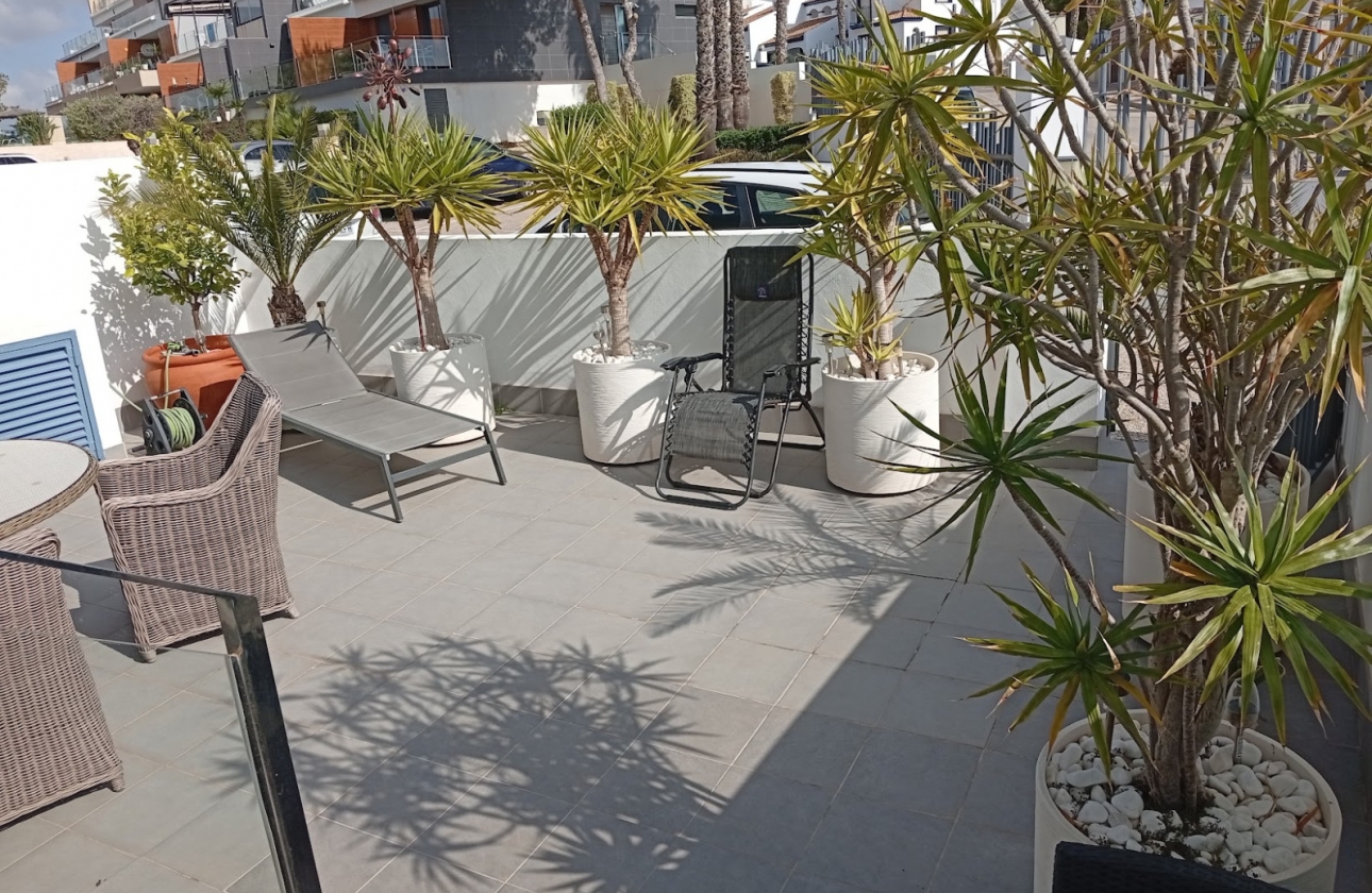 Resale - Apartment - Orihuela Costa - Villacosta