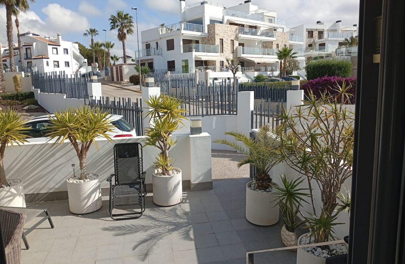 Resale - Apartment - Orihuela Costa - Villacosta