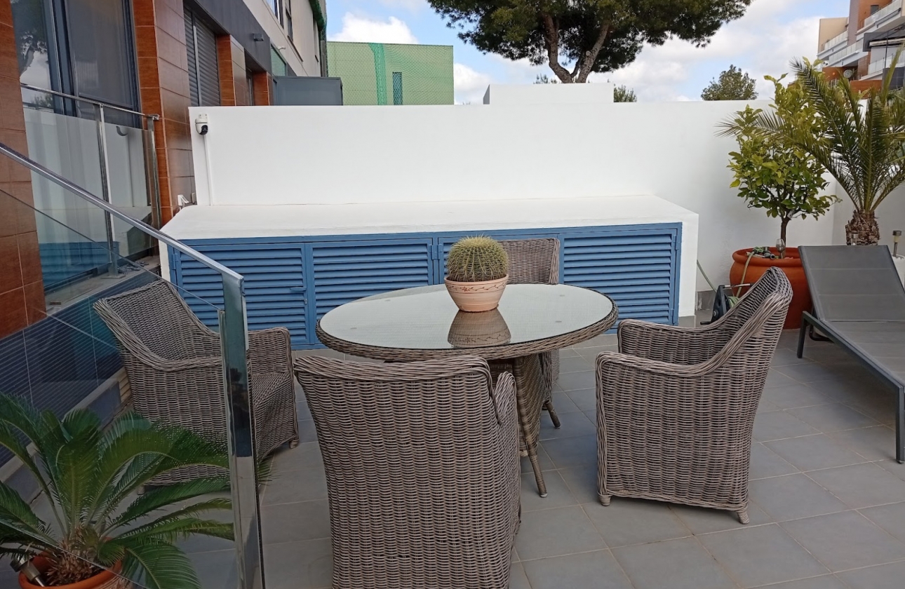 Resale - Apartment - Orihuela Costa - Villacosta