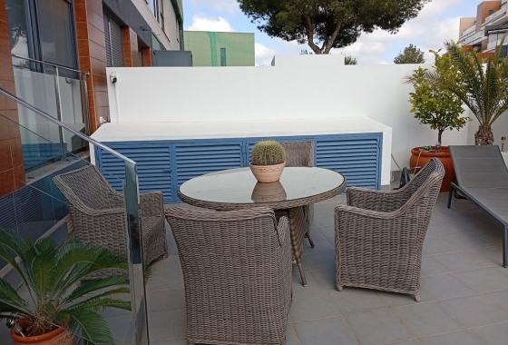 Resale - Apartment - Orihuela Costa - Villacosta