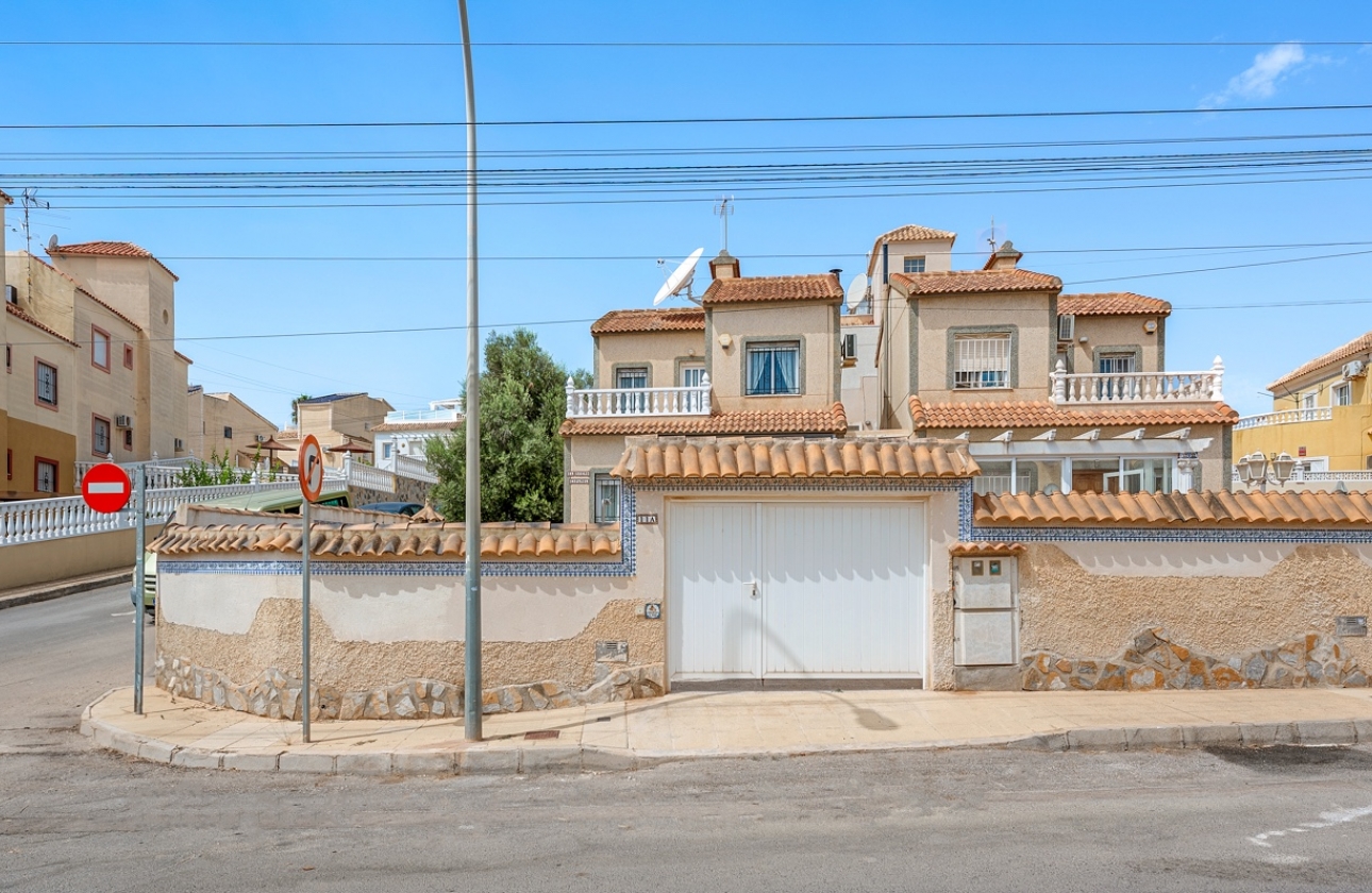 Resale - Villa - Orihuela Costa - El Galan