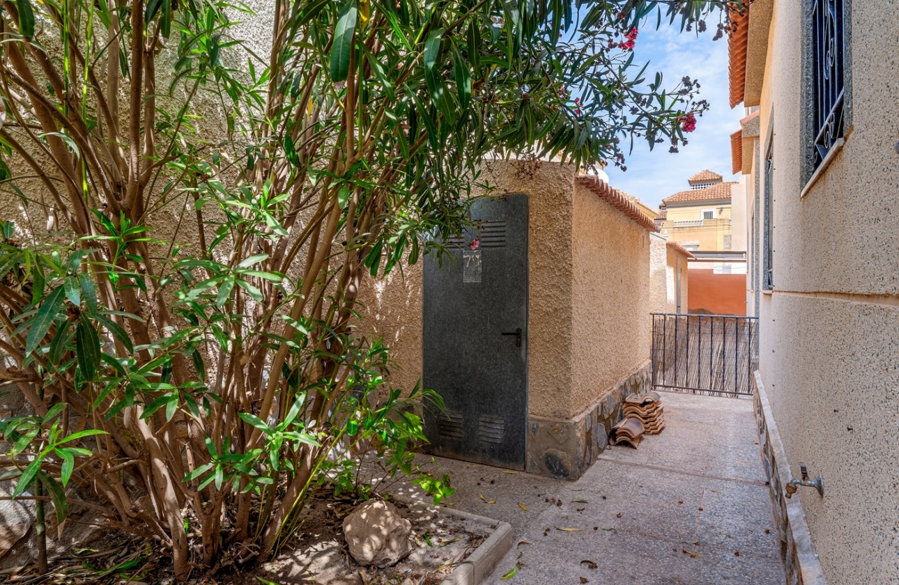 Resale - Villa - Orihuela Costa - El Galan