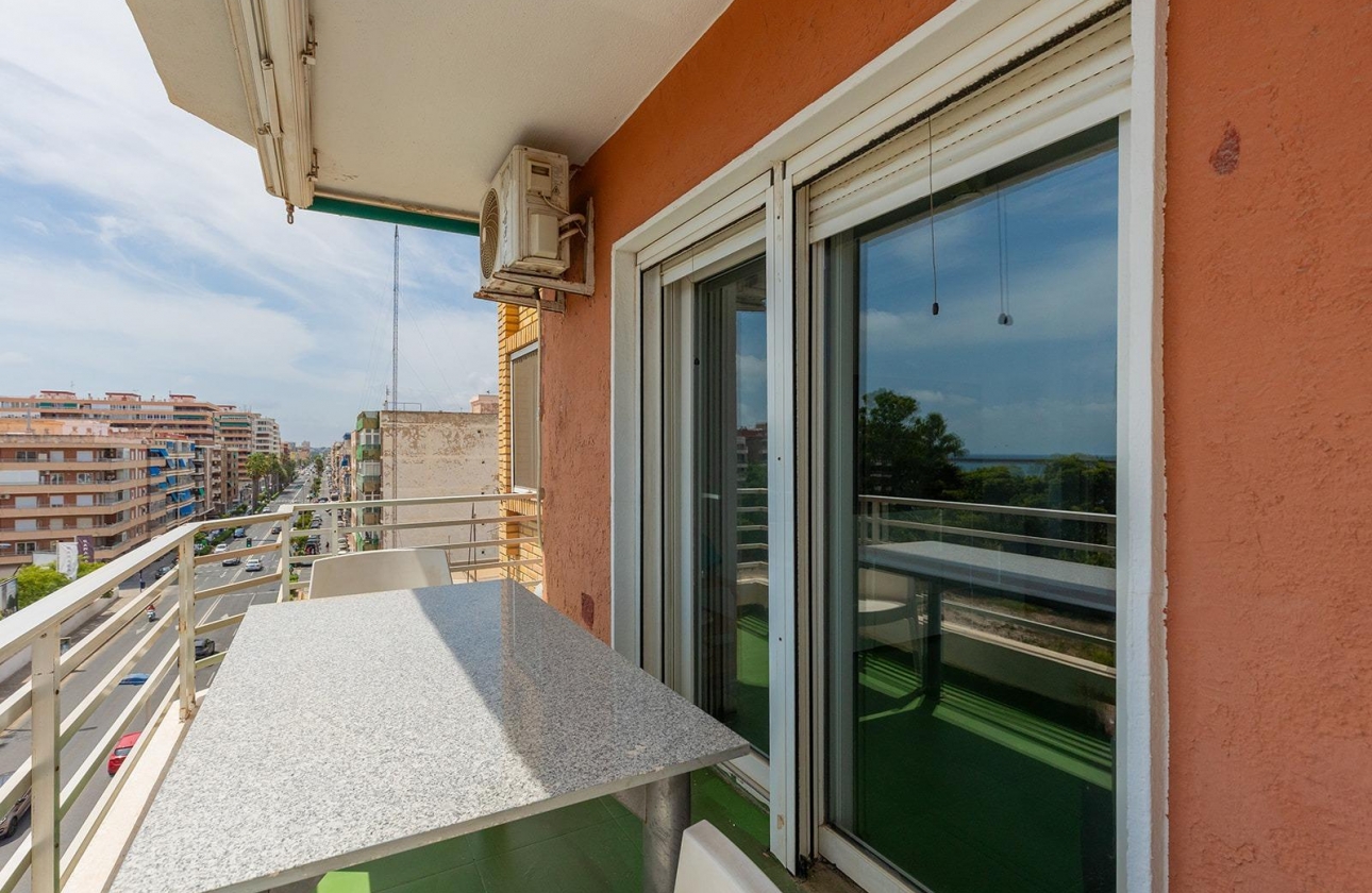 Resale - Apartment - Torrevieja - Acequion