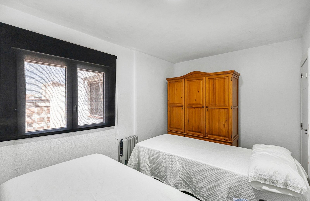 Resale - Apartment - Torrevieja - Acequion