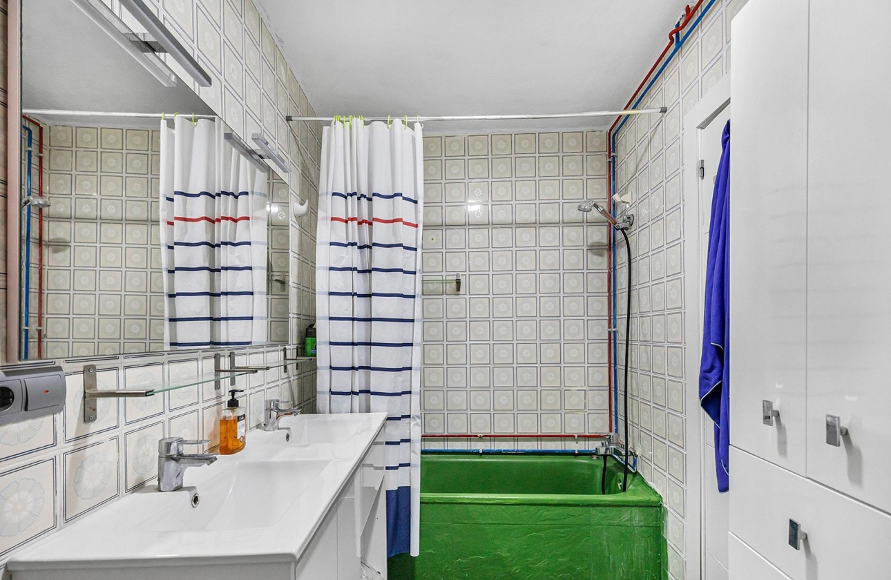 Resale - Apartment - Torrevieja - Acequion