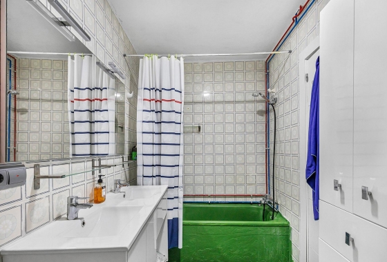 Resale - Apartment - Torrevieja - Acequion