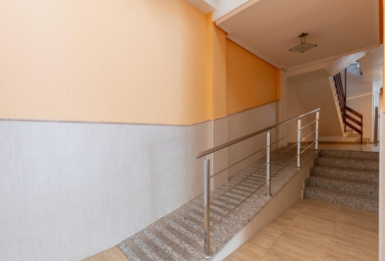Resale - Apartment - Torrevieja - Acequion