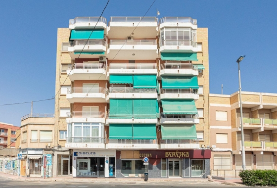 Resale - Apartment - Torrevieja - Acequion