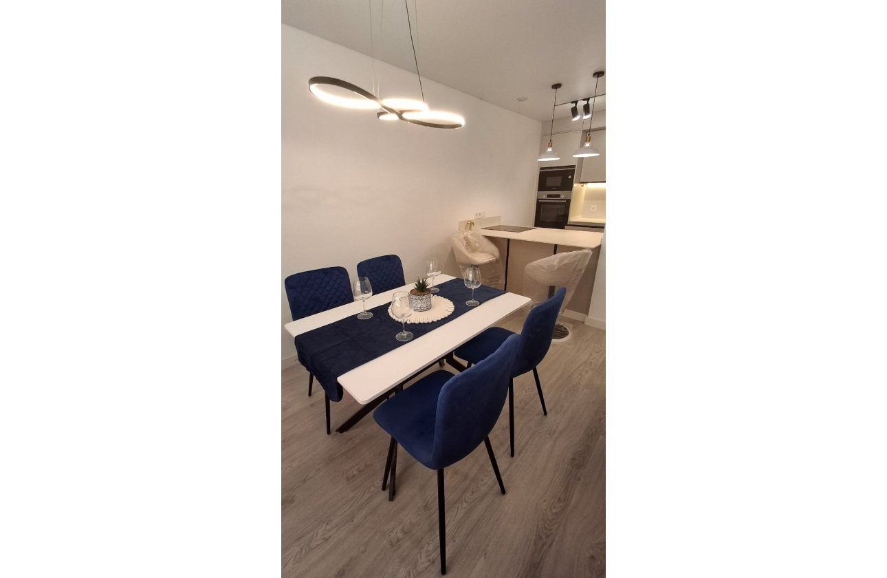 Resale - Apartment - Torrevieja - Playa Acequion