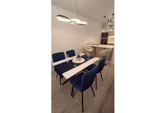 Resale - Apartment - Torrevieja - Playa Acequion