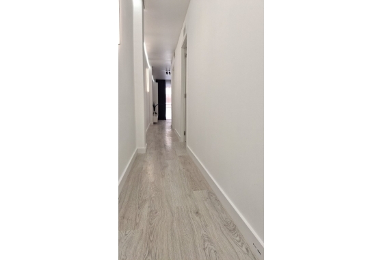 Resale - Apartment - Torrevieja - Playa Acequion
