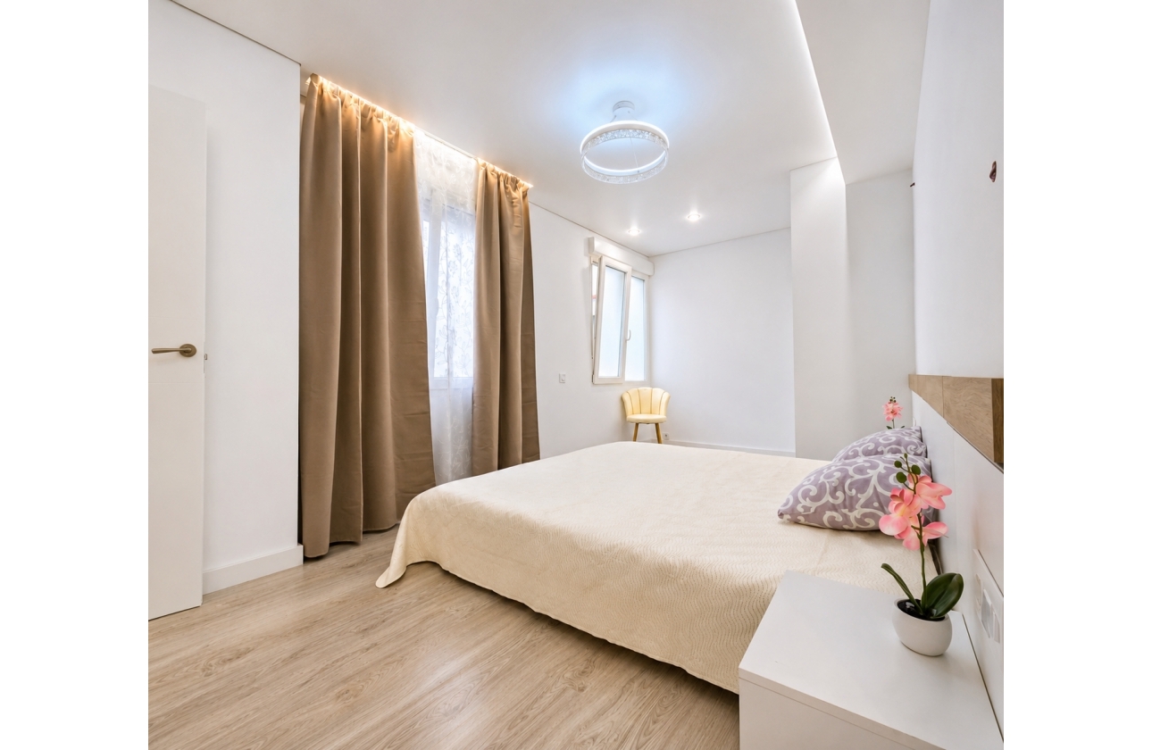 Resale - Apartment - Torrevieja - Playa Acequion
