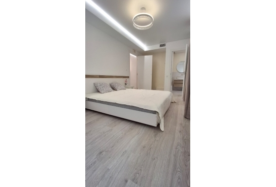 Resale - Apartment - Torrevieja - Playa Acequion