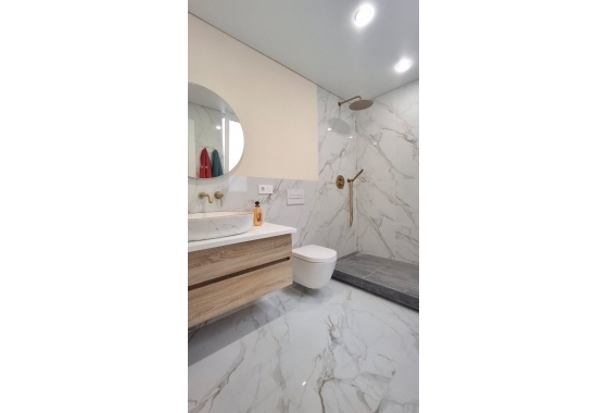 Resale - Apartment - Torrevieja - Playa Acequion