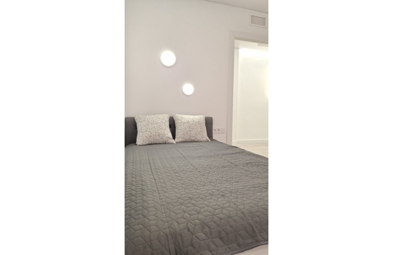 Resale - Apartment - Torrevieja - Playa Acequion
