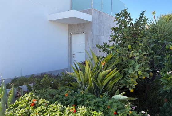 Resale - Villa - Torrevieja - La Siesta - El Salado -  Torreta