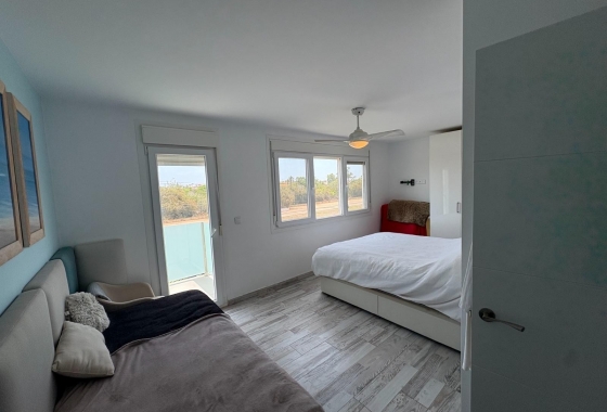 Resale - Villa - Torrevieja - La Siesta - El Salado -  Torreta