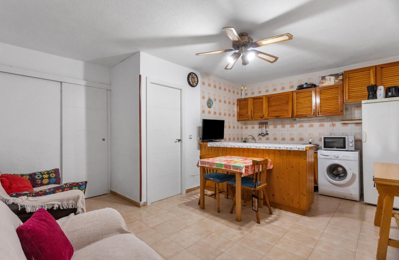 Resale - Bungalow - Torrevieja - Playa De Los Naufragos