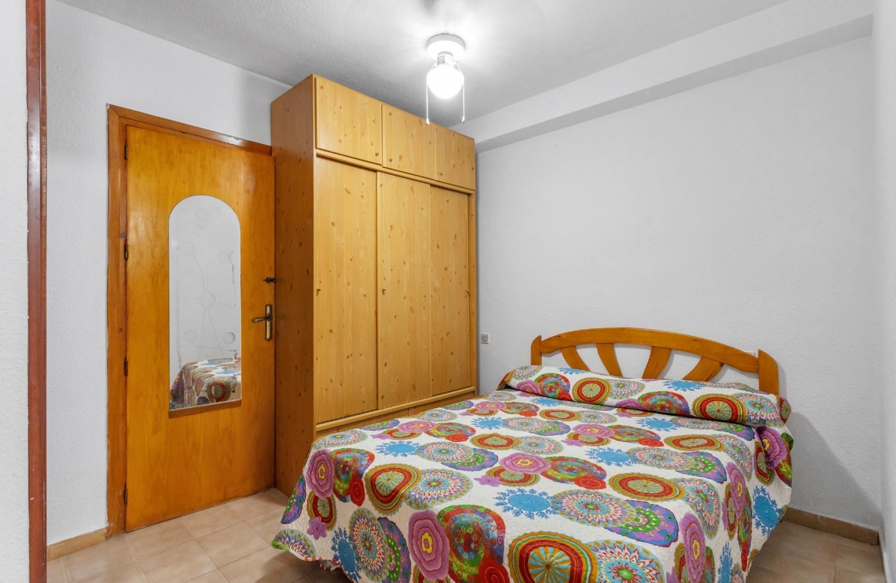 Resale - Bungalow - Torrevieja - Playa De Los Naufragos