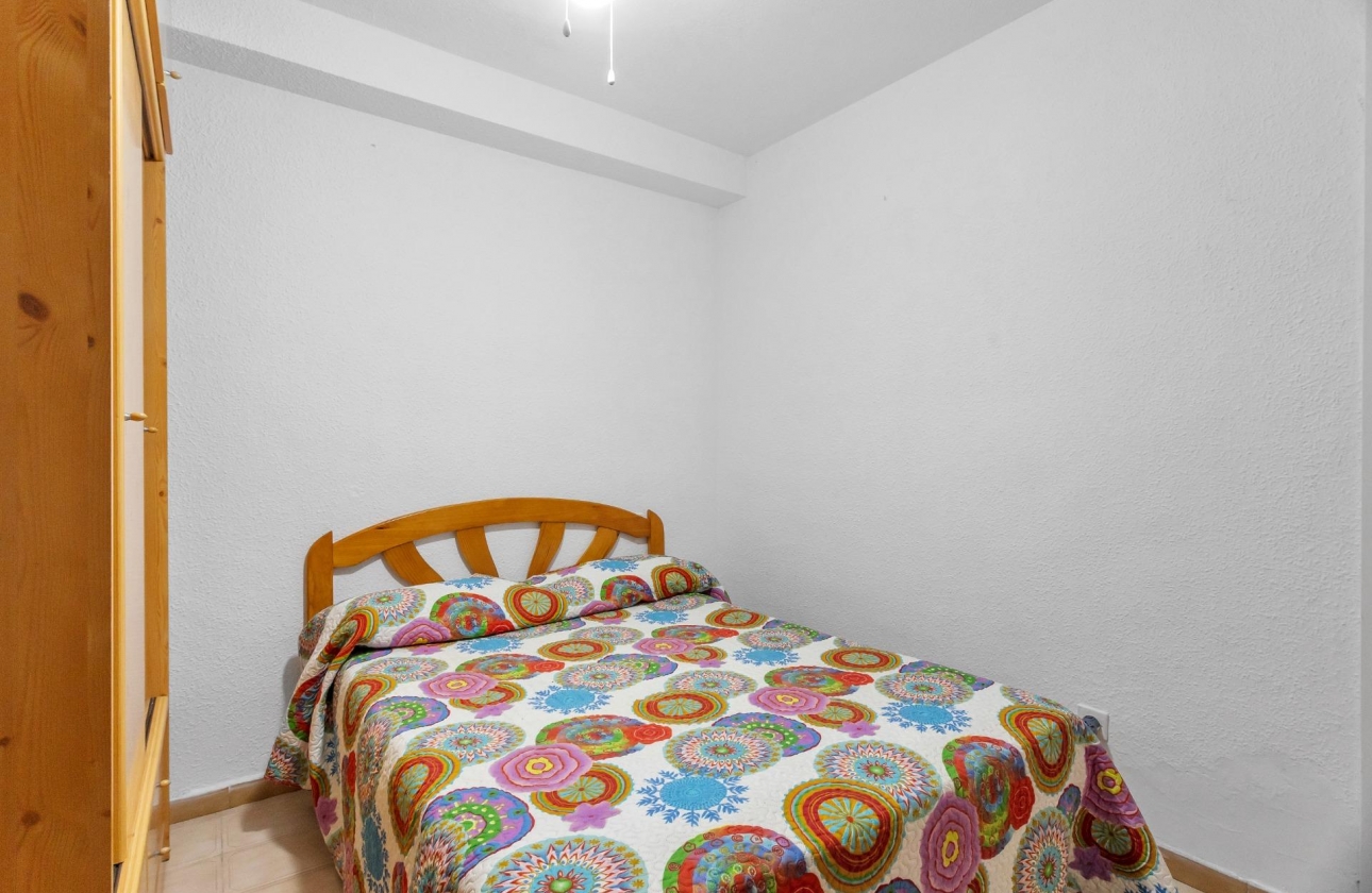 Resale - Bungalow - Torrevieja - Playa De Los Naufragos