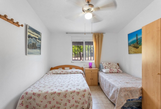 Resale - Bungalow - Torrevieja - Playa De Los Naufragos
