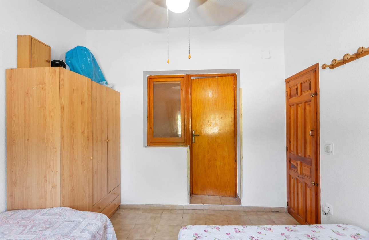 Resale - Bungalow - Torrevieja - Playa De Los Naufragos