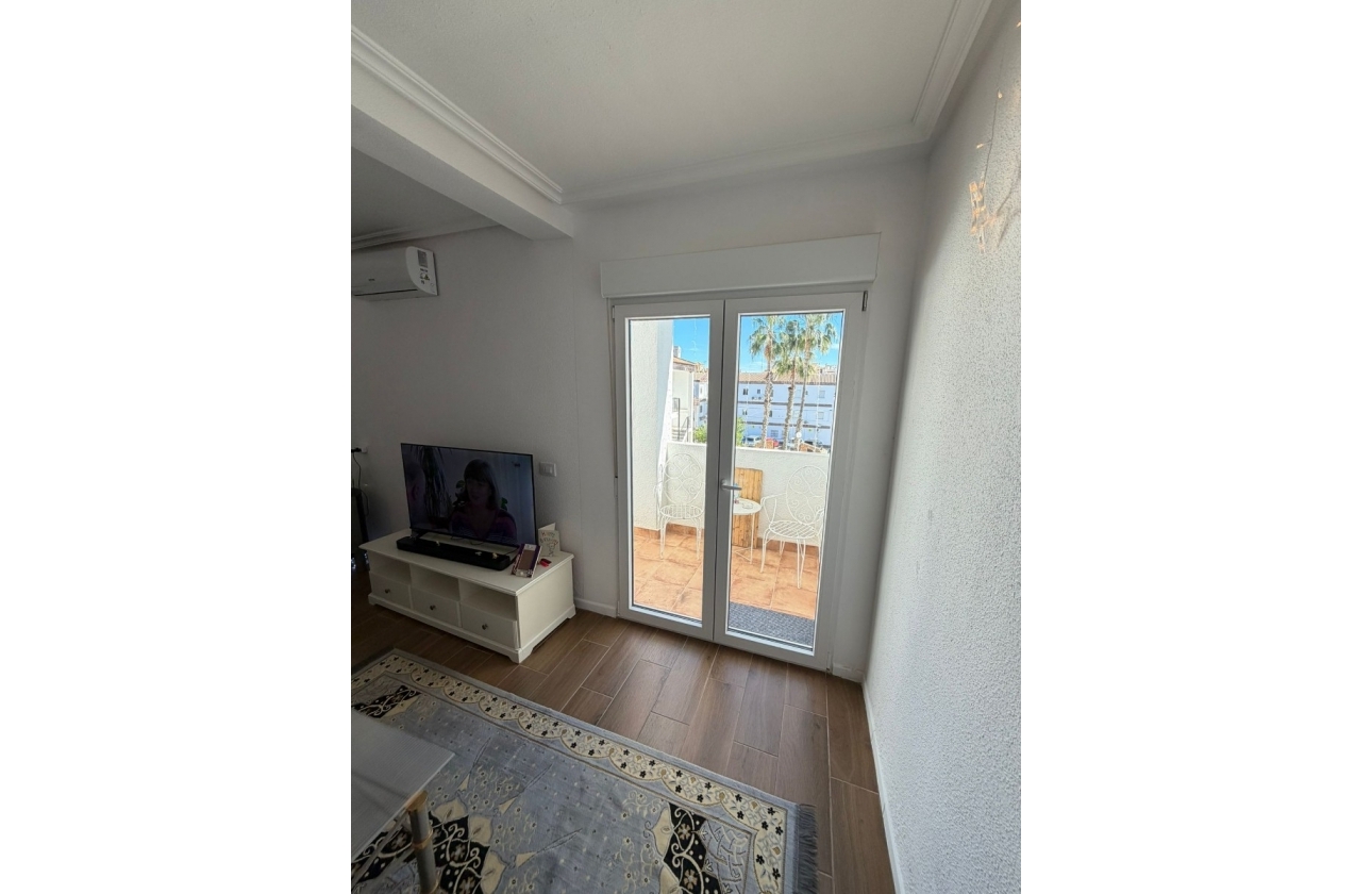 Resale - Apartment - Orihuela Costa - Punta Prima