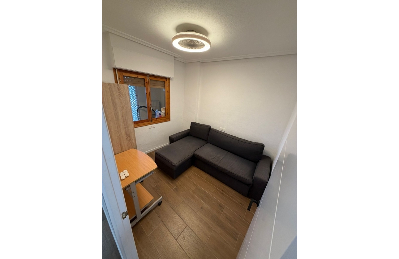 Resale - Apartment - Orihuela Costa - Punta Prima