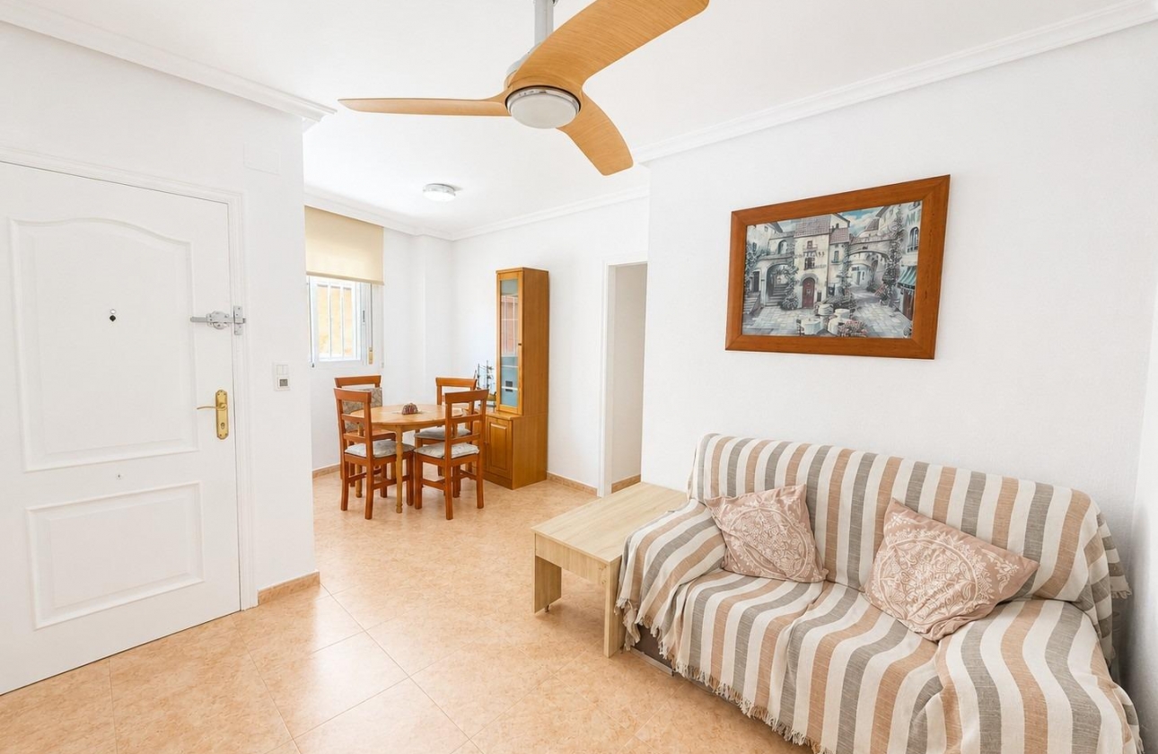 Resale - Apartment - Torrevieja - Habaneras