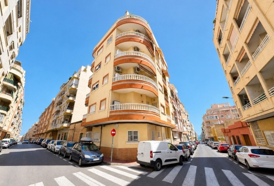Resale - Apartment - Torrevieja - Habaneras