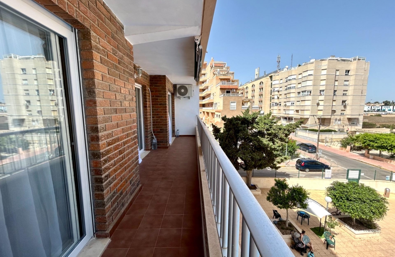Resale - Apartment - Torrevieja - Punta Prima