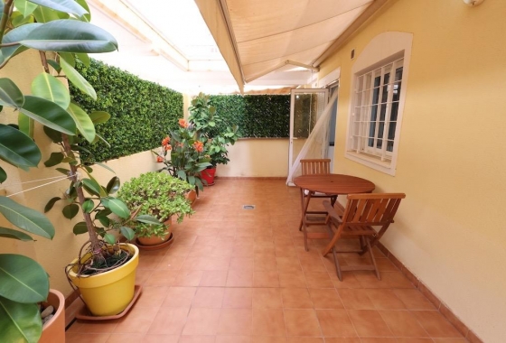 Resale - Apartment - Orihuela Costa - Campoamor