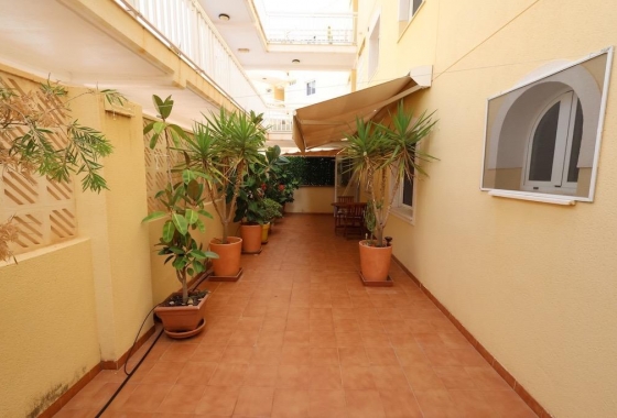 Resale - Apartment - Orihuela Costa - Campoamor