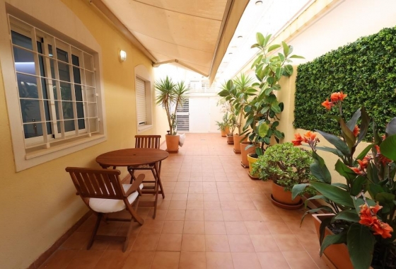 Resale - Apartment - Orihuela Costa - Campoamor