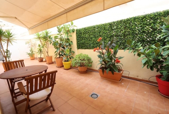 Resale - Apartment - Orihuela Costa - Campoamor