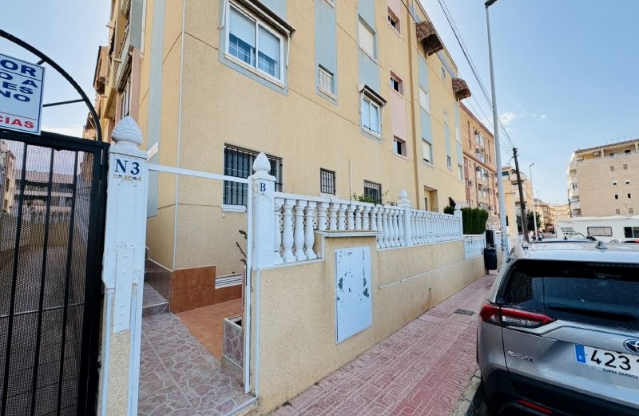Resale - Apartment - Torrevieja - Torrevista Playa