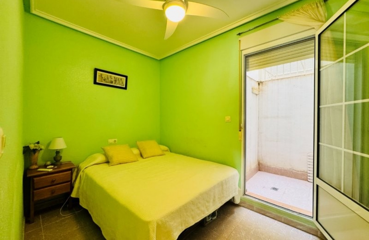 Resale - Apartment - Torrevieja - Pinada Beach II