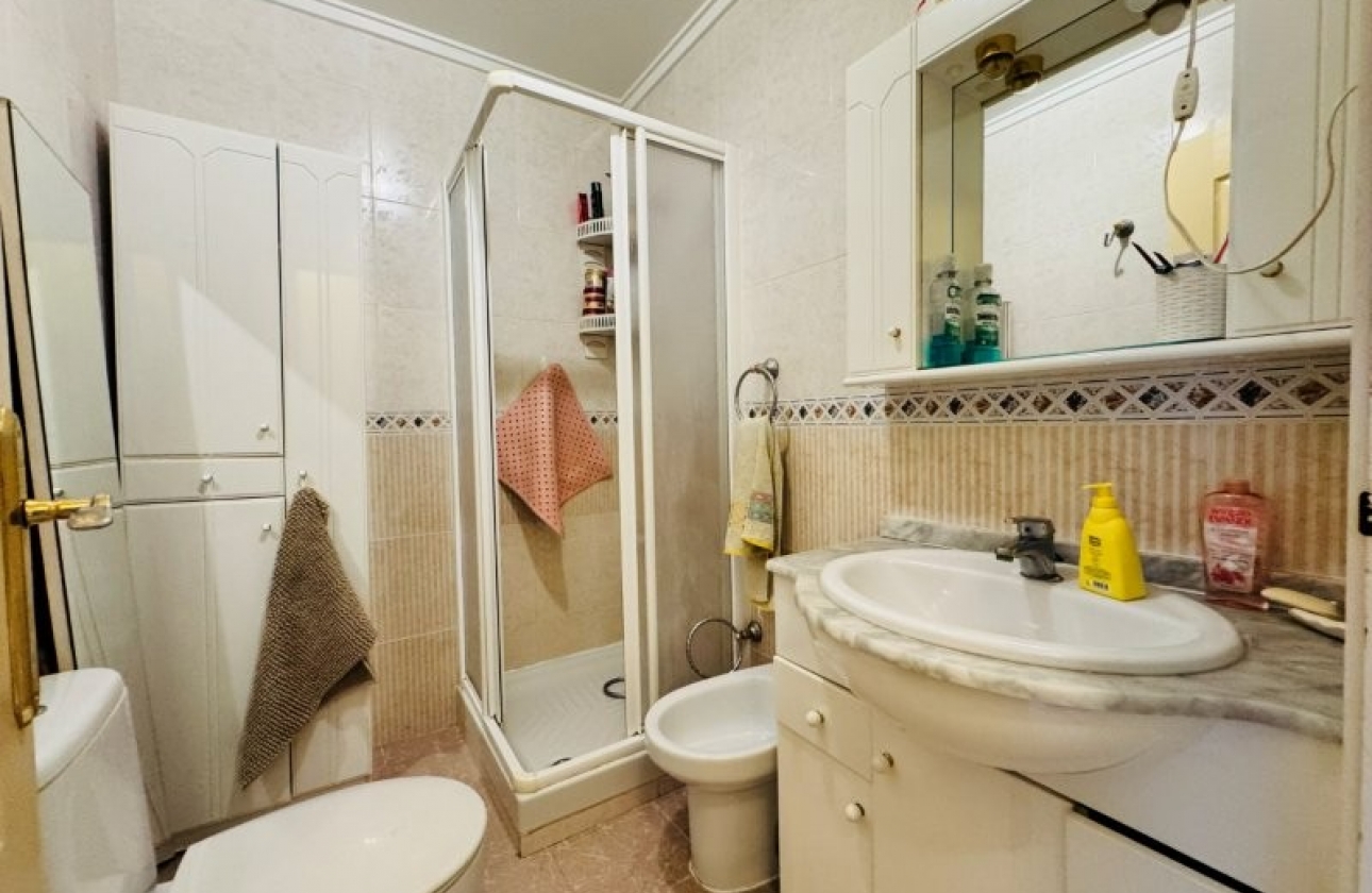 Resale - Apartment - Torrevieja - Pinada Beach II