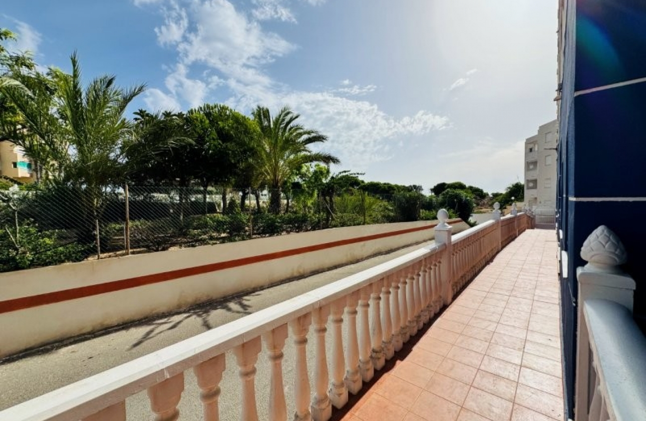 Resale - Apartment - Torrevieja - Pinada Beach II