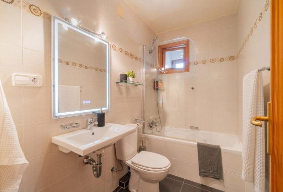 Resale - Apartment - Torrevieja - Playa De Los Naufragos