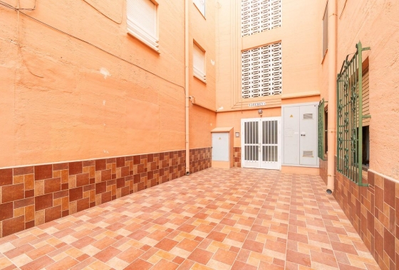 Resale - Apartment - Torrevieja - Playa De Los Naufragos