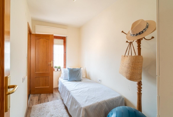 Resale - Apartment - Torrevieja - Playa De Los Naufragos